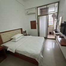 君临公寓(佛山黎北综合市场店)