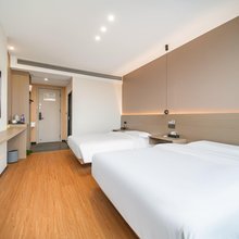 贝壳酒店(开封万岁山武侠城店)