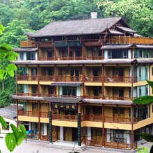 恩施周河山居民宿