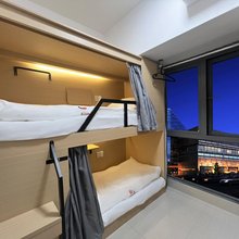 三只猫青年旅馆(深圳西乡地铁站店)