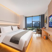 逸云酒店(老城根Gpark景曜门地铁站店)