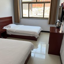 万里农家民宿(石板岩小镇店)