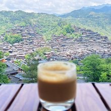 鸾喜云墅花园民宿(西江千户苗寨观景台猪圈咖啡店)