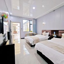乌兰坤逸客栈