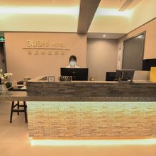 宿适精选酒店(上海淮海中路地铁站店)