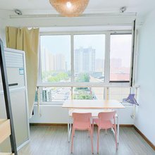 雨雾女生太空舱青年旅社