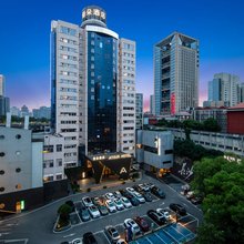 长沙五一广场黄兴路步行街亚朵酒店