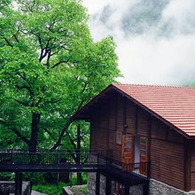 近山山野民宿(甲尔猛措店)