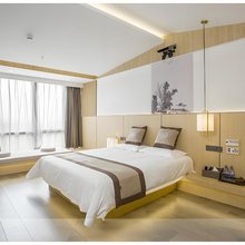 灵悦居·私汤影院公寓(南京南站北广场店)
