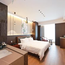 长沙颂泊江景酒店(恰同学少年广场碧沙湖地铁站店)