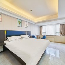 红街酒店(杭州火车东站西广场店)