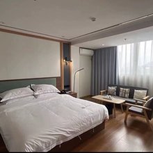 鑫柳城酒店(中骏世界城店)