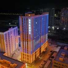 凤梧栖酒店(喀什审批局店)