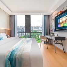 美辰主题·焕新酒店(贵阳观山湖公园林城西路地铁站店)