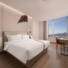 青岛山居度假公寓(东方影都融创茂店)
