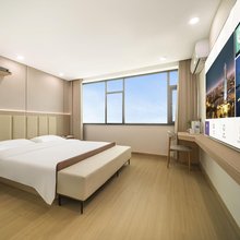 云悦酒店(新蔡水韵天街店)