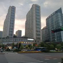 亚谷酒店(杭州国际珠宝城建设三路地铁站店)