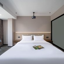 泊云影音酒店(海宁尖山新区店)