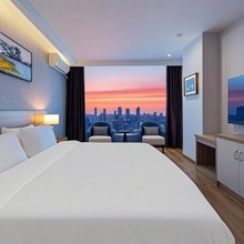 云臣I高空城景 AestheticsDesigner民宿(怀化高铁站万达广场店)