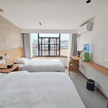 星瀚民宿(清明上河园大宋武侠城万岁山店)