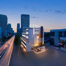 云漾轻奢酒店(沈阳盛京医院工业展览馆地铁站店)