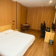 13号经典酒店(临汾鼓楼店)