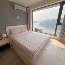 time小屋江景轻轨穿楼店民宿(李子坝正街分店)