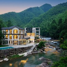 步溪LUMINA·门口即可溯溪玩水·山喜空间仙本那民宿