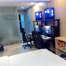 电玩鲸电竞民宿(深圳皇岗口岸店)