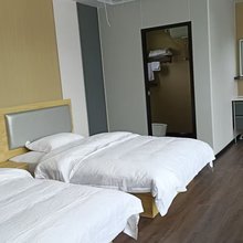 尼勒克石榴籽客栈(乔尔玛服务区店)