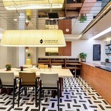 在人海·青年公寓(上海外滩小南门地铁站店)