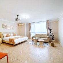 自然醒影音公寓(沈阳中街故宫店)
