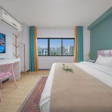 云逸民宿(重庆江北机场金港国际购物中心店)