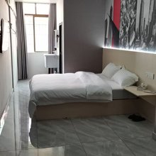四季公寓(清远银盏森林温泉店)