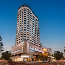 爱电竞酒店(长春人民广场地铁站活力城店)