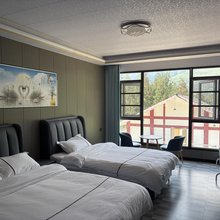 乐山山中有宿