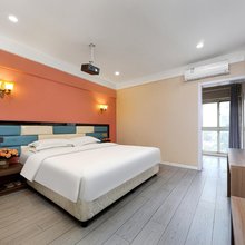 新海天商务酒店(河南工程学院双湖大道地铁站店)