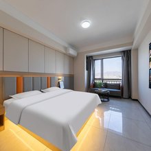 梵高酒店(泰安吾悦广场店)
