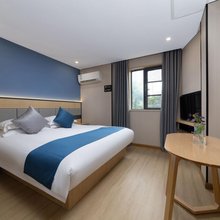 上海艾龙博江商旅酒店(上海自然博物馆地铁站店)