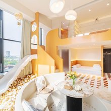 拾玖家loft民宿(沈阳奥体中心浑河外滩市集店)