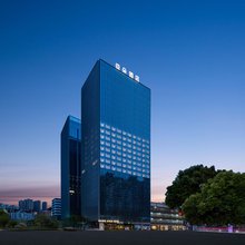 六盘水站人民路亚朵酒店