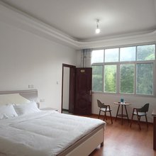 霍山富远农庄(十二闯瀑布漂流店)