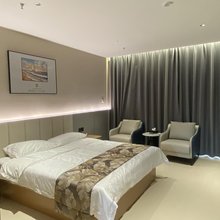 乌苏云游天下酒店(九莲泉公园店)