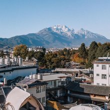 时间里丨临溪森氧雪山观景Holiday Hotel(丽江古城大水车店)