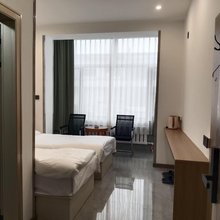东楷·Family极简轻奢民宿(大同云冈国际机场店)