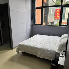 凤凰电竞民宿(郑州凤凰幸福城店)