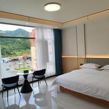 景山民宿(莽山大峡谷漂流店)