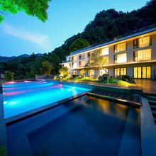 峨眉山荷堂楠溪·隐奢汤泉度假民宿