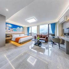 星空里民宿(南宁火车站广西大学地铁站店)