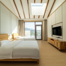 青崖间民宿(那拉提镇店)